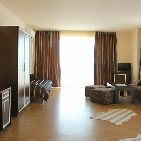 Hotel At The American's 3*