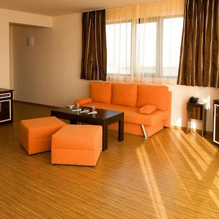 At The American's Hotel 3*