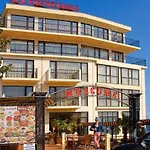 Otel The American Ahyolu