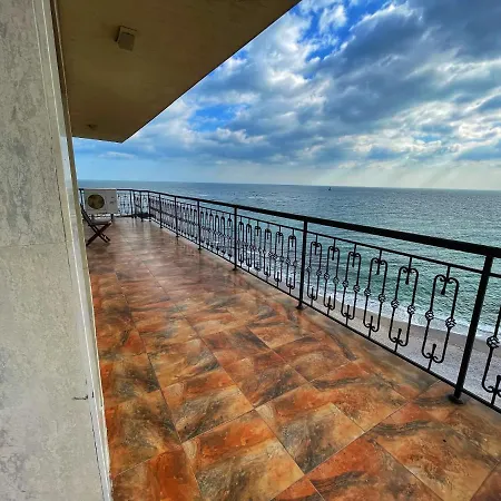 At The American's 호텔 포마리