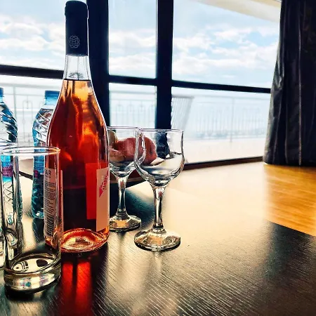 At The American's 포마리