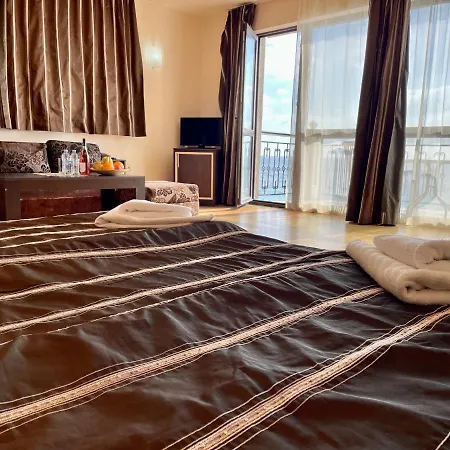 호텔 At The American's