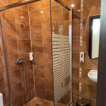 At The American's 호텔 3*