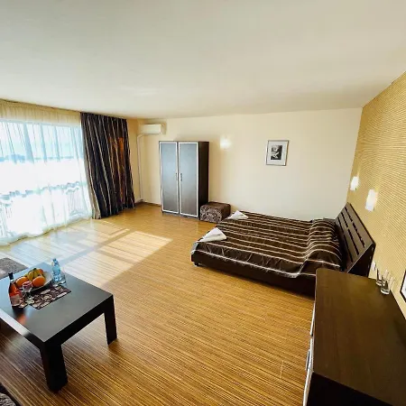 At The American's 호텔