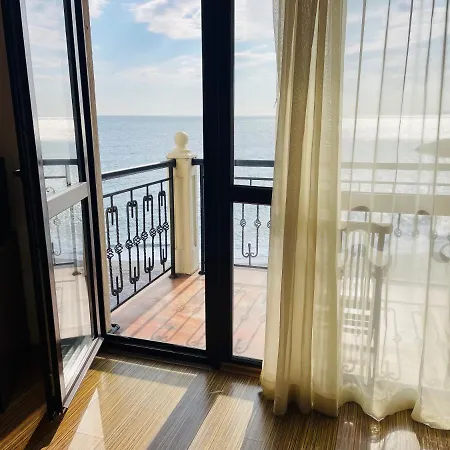 호텔 At The American's 포마리