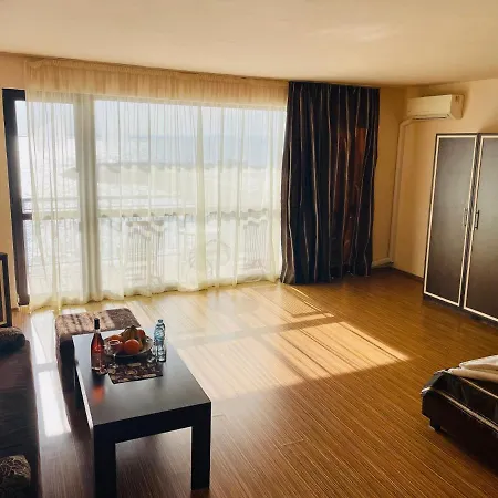 At The American's 포마리