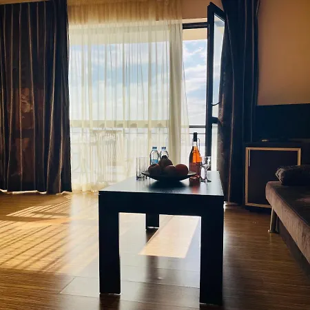 호텔 At The American's