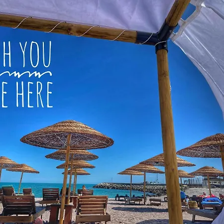 호텔 At The American's 포마리